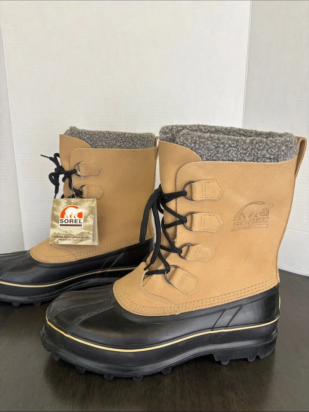 Sorel Caribu men’s 10 Black and Tan Waterproof Lace-Up Winter snow  Boots